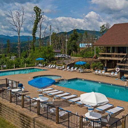 Mins To Gburg Sleeps 8 Hot Tub Arcade Area Pool Villa Гетлинбург Екстериор снимка