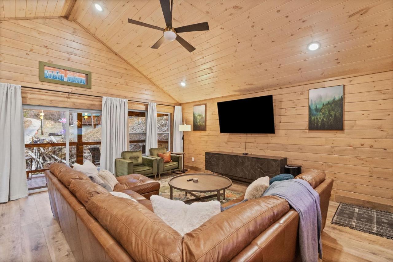 Mins To Gburg Sleeps 8 Hot Tub Arcade Area Pool Villa Гетлинбург Екстериор снимка
