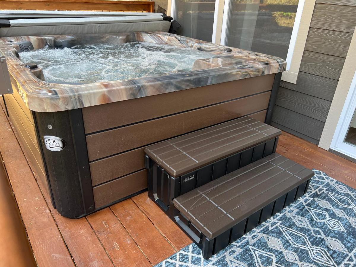 Mins To Gburg Sleeps 8 Hot Tub Arcade Area Pool Villa Гетлинбург Екстериор снимка