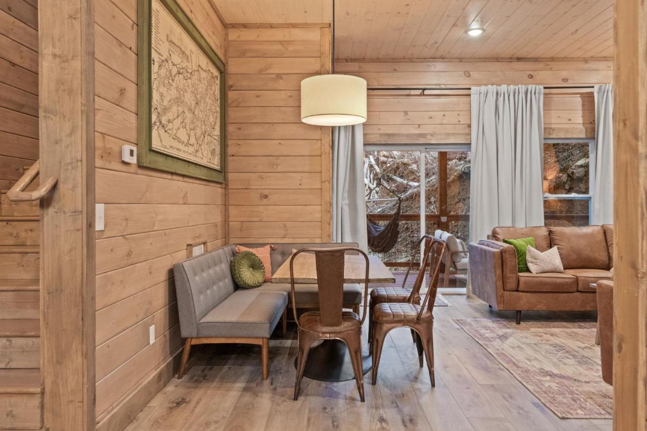 Mins To Gburg Sleeps 8 Hot Tub Arcade Area Pool Villa Гетлинбург Екстериор снимка