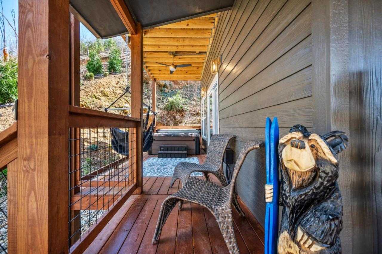 Mins To Gburg Sleeps 8 Hot Tub Arcade Area Pool Villa Гетлинбург Екстериор снимка