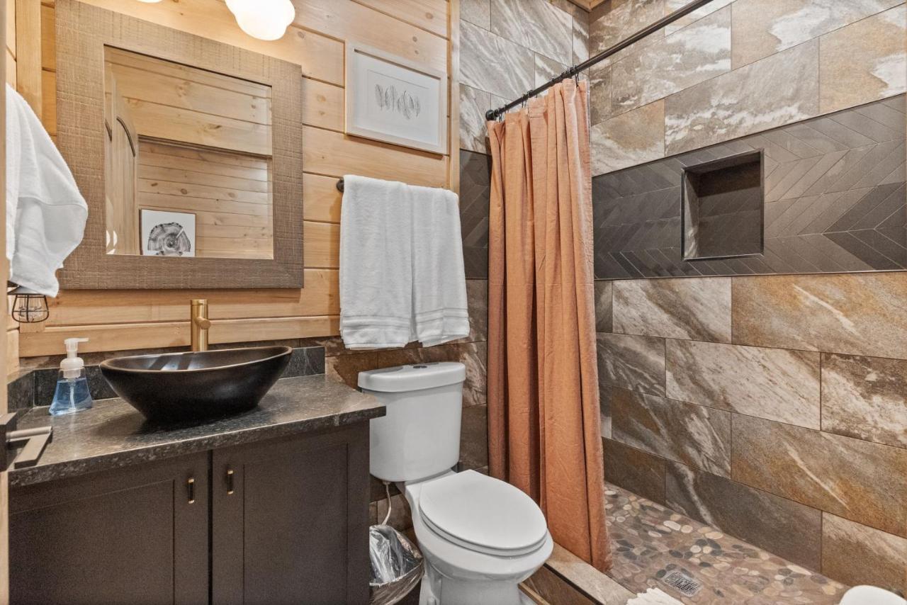 Mins To Gburg Sleeps 8 Hot Tub Arcade Area Pool Villa Гетлинбург Екстериор снимка