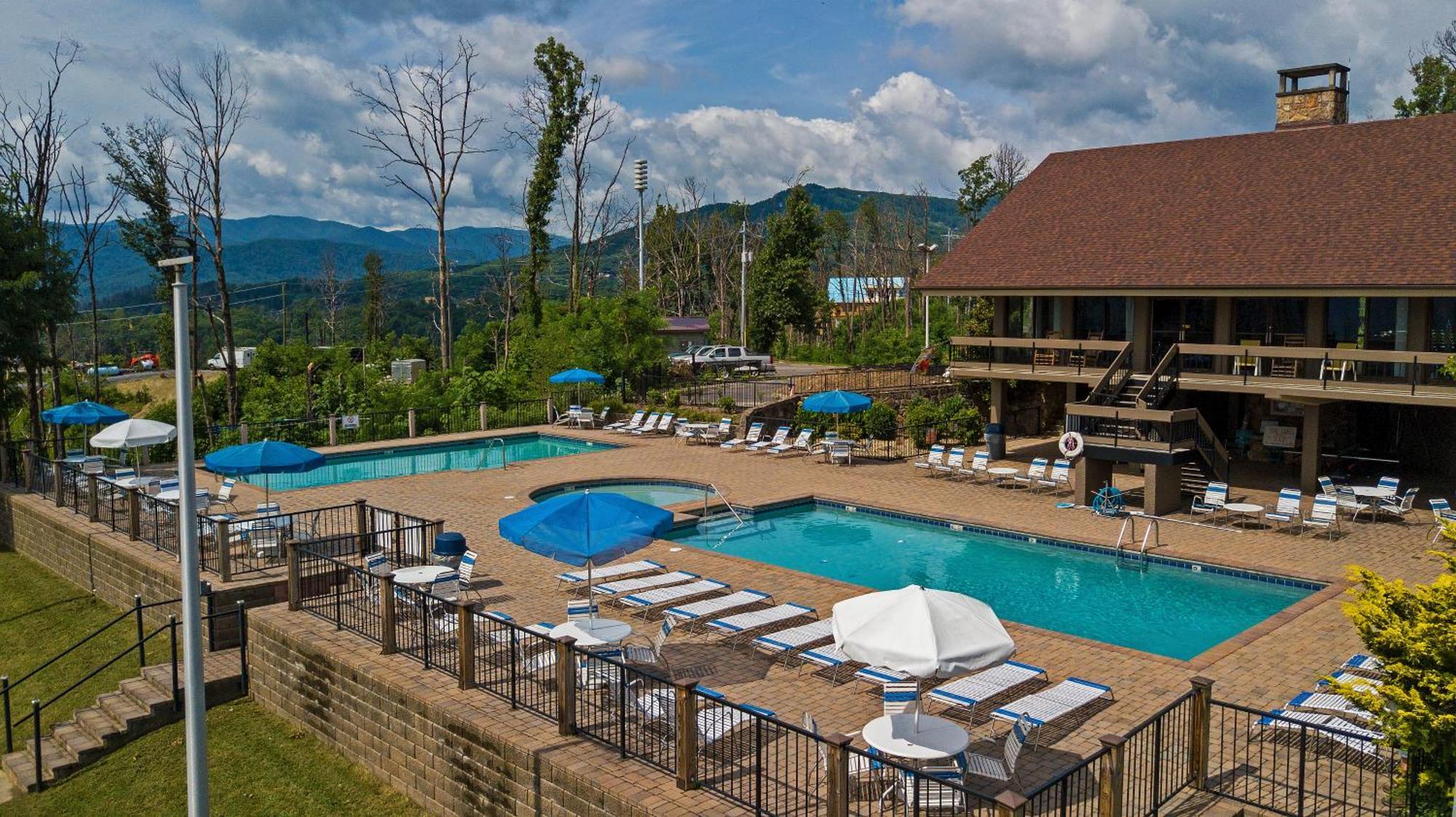 Mins To Gburg Sleeps 8 Hot Tub Arcade Area Pool Villa Гетлинбург Екстериор снимка